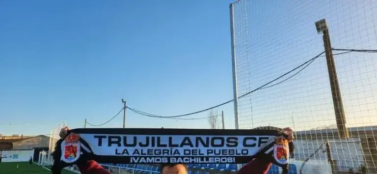 Trujillanos CF custom scarf - design and finishes
