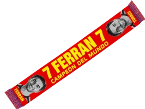 Bufanda de Ferran Torres roja con el 7 y la frase Campeón del mundo en amarillo y dos fotos en blanco y negro